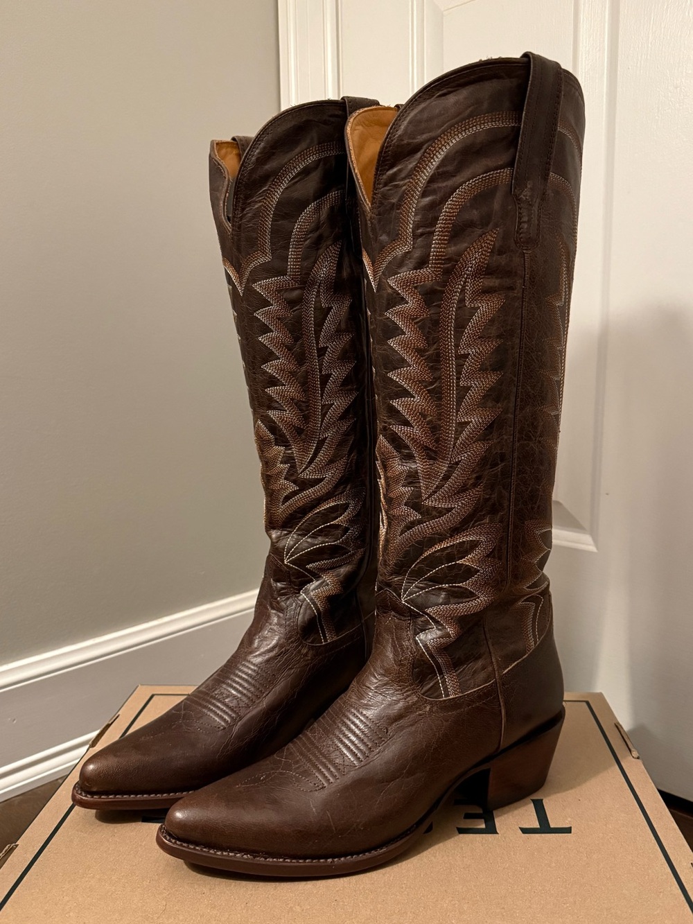 Tecovas Mocha Goat Abby